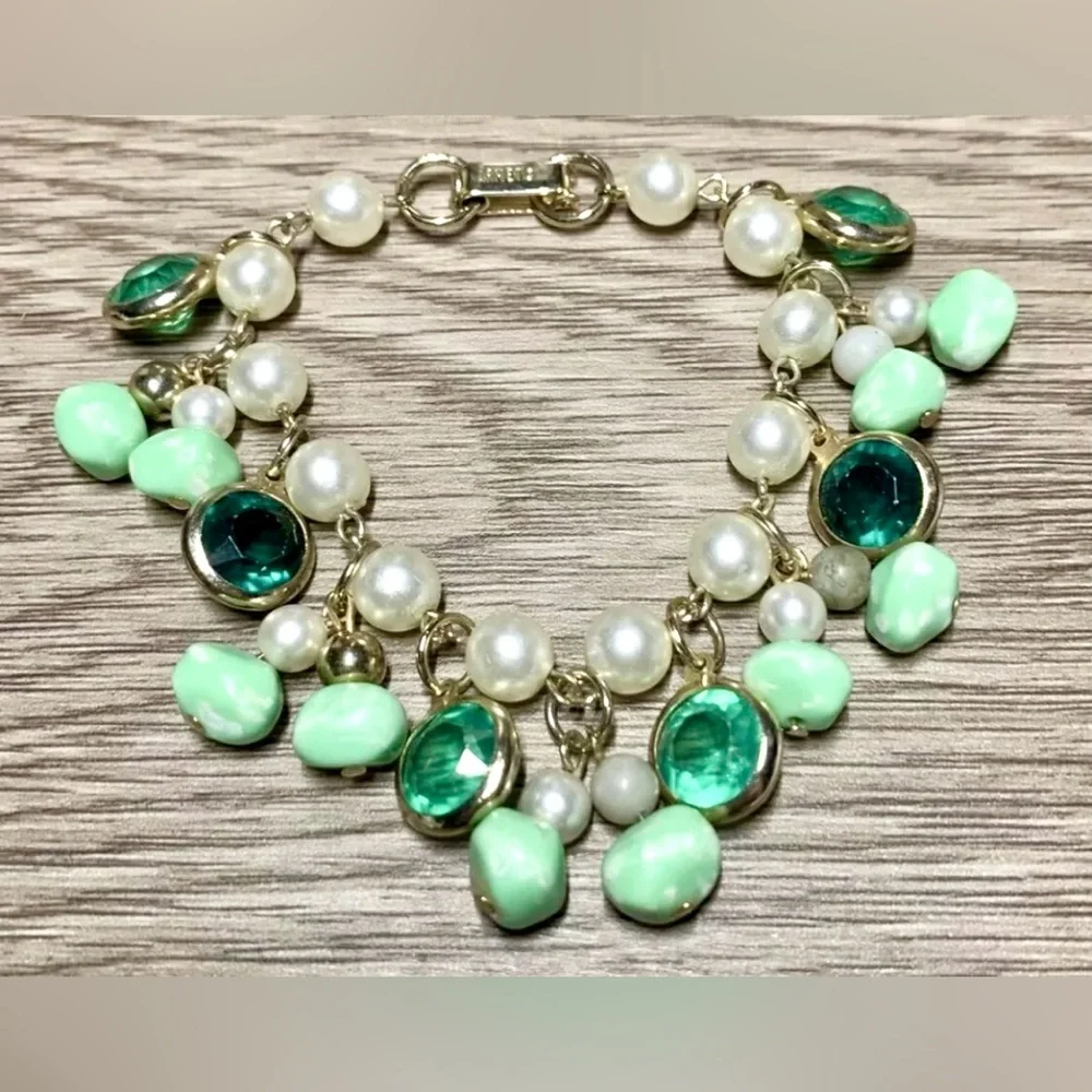 Vintage Designer Signed AHMET Gold Tone Green Crystal & Pearl Cha-Cha Bracelet - Picture 2 of 5